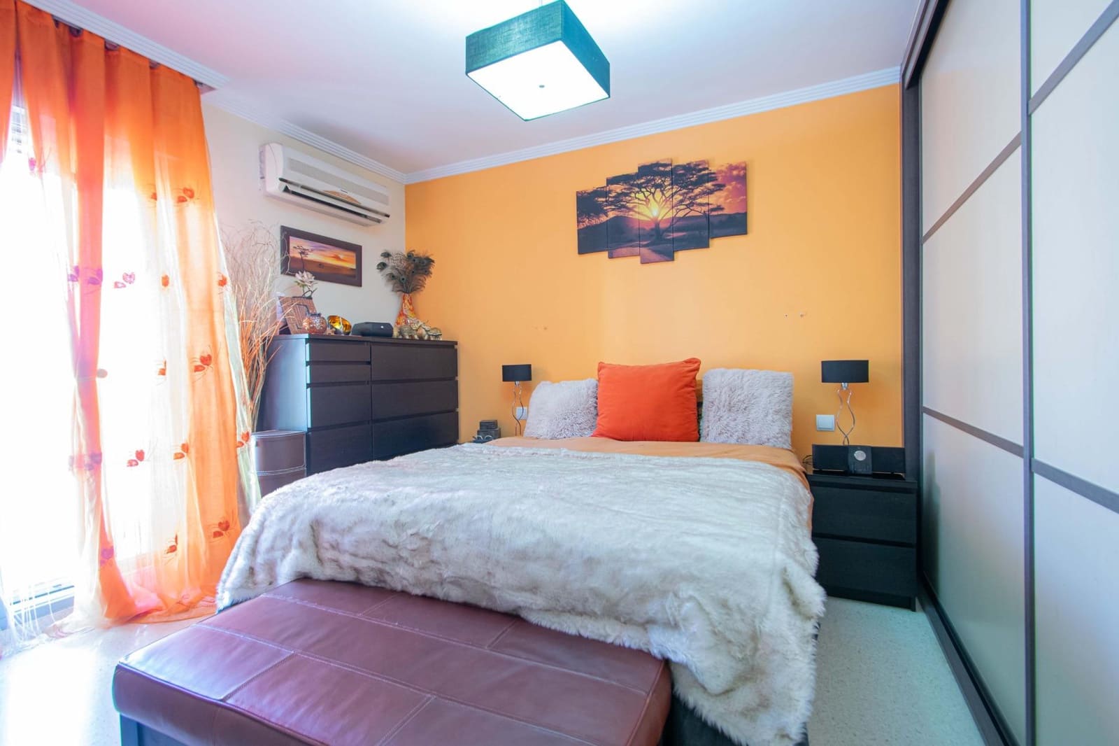 Adosado de 4 habitaciones en Alcalá de Guadaira en venta con garaje - 250.000 € (Ref: 9876501)