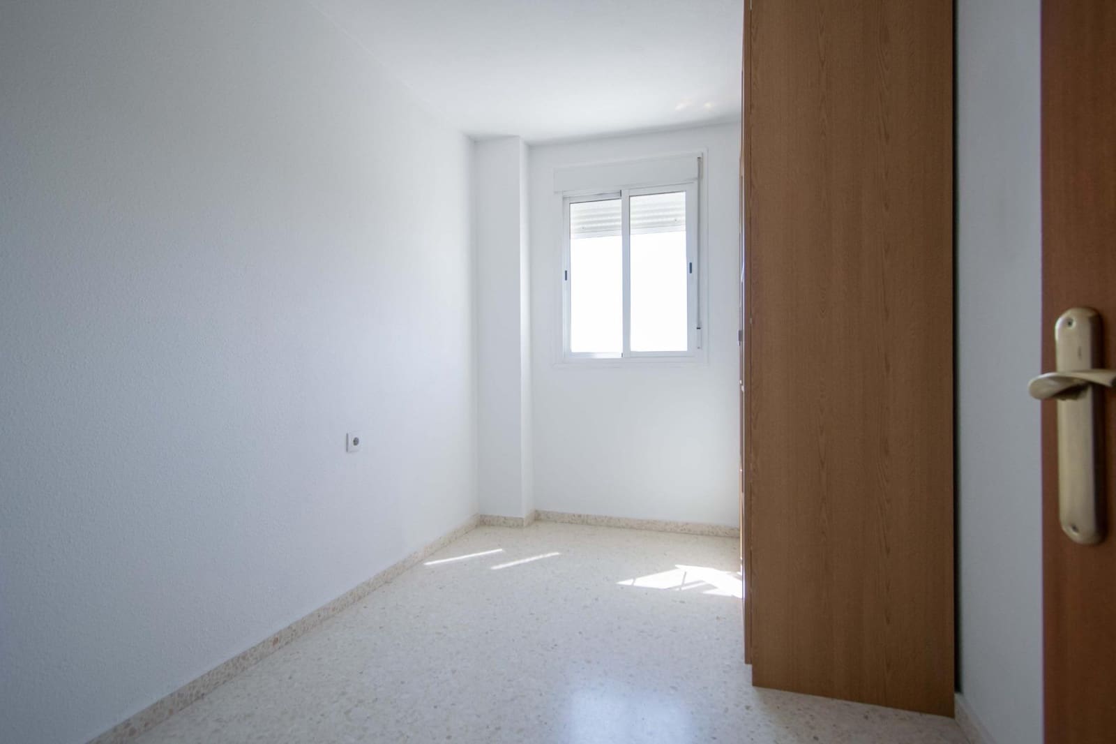 3 bedroom Flat for sale in Seville city with garage - € 192,000 (Ref: 9878928)