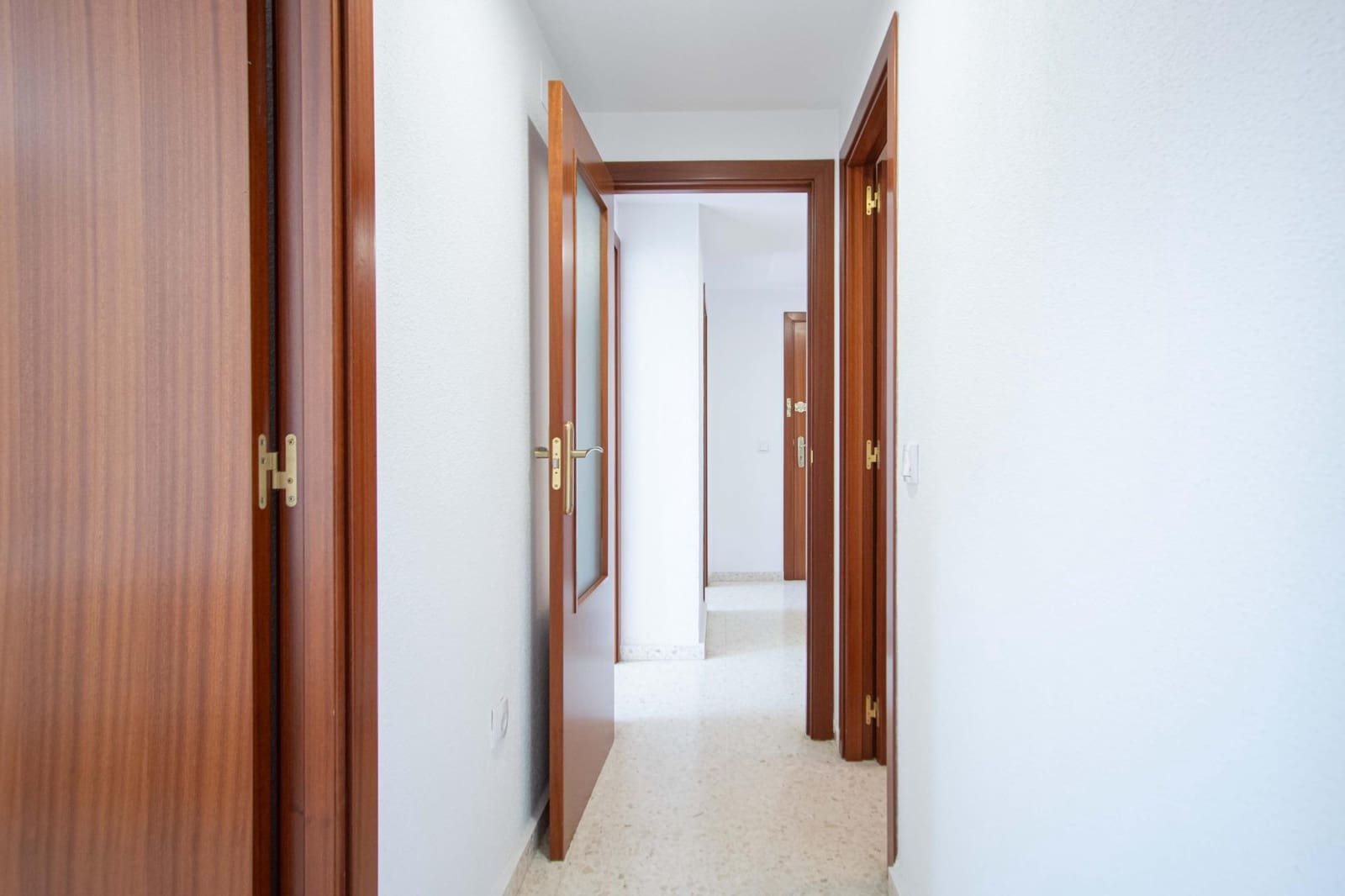 3 bedroom Flat for sale in Seville city with garage - € 192,000 (Ref: 9878928)