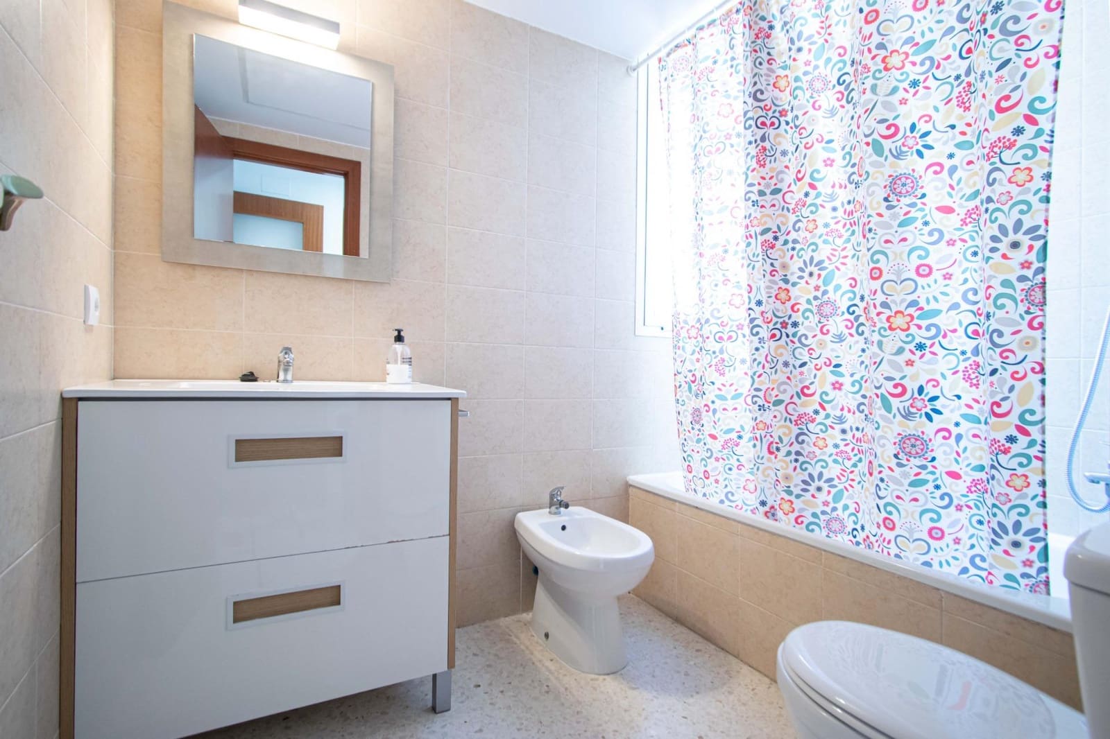 3 bedroom Flat for sale in Seville city with garage - € 192,000 (Ref: 9878928)