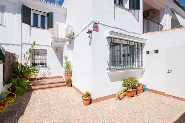 4 soveværelse Rækkehus til salg i Villanueva del Ariscal med swimmingpool - € 175.000 (Ref: 9890458)