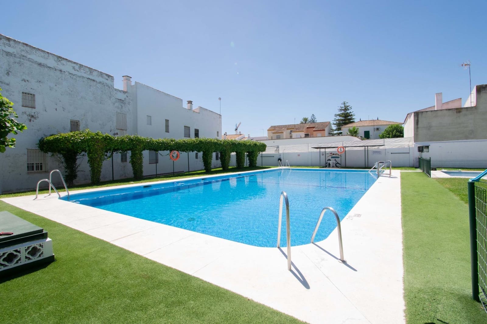 4 soveværelse Rækkehus til salg i Villanueva del Ariscal med swimmingpool - € 175.000 (Ref: 9890458)