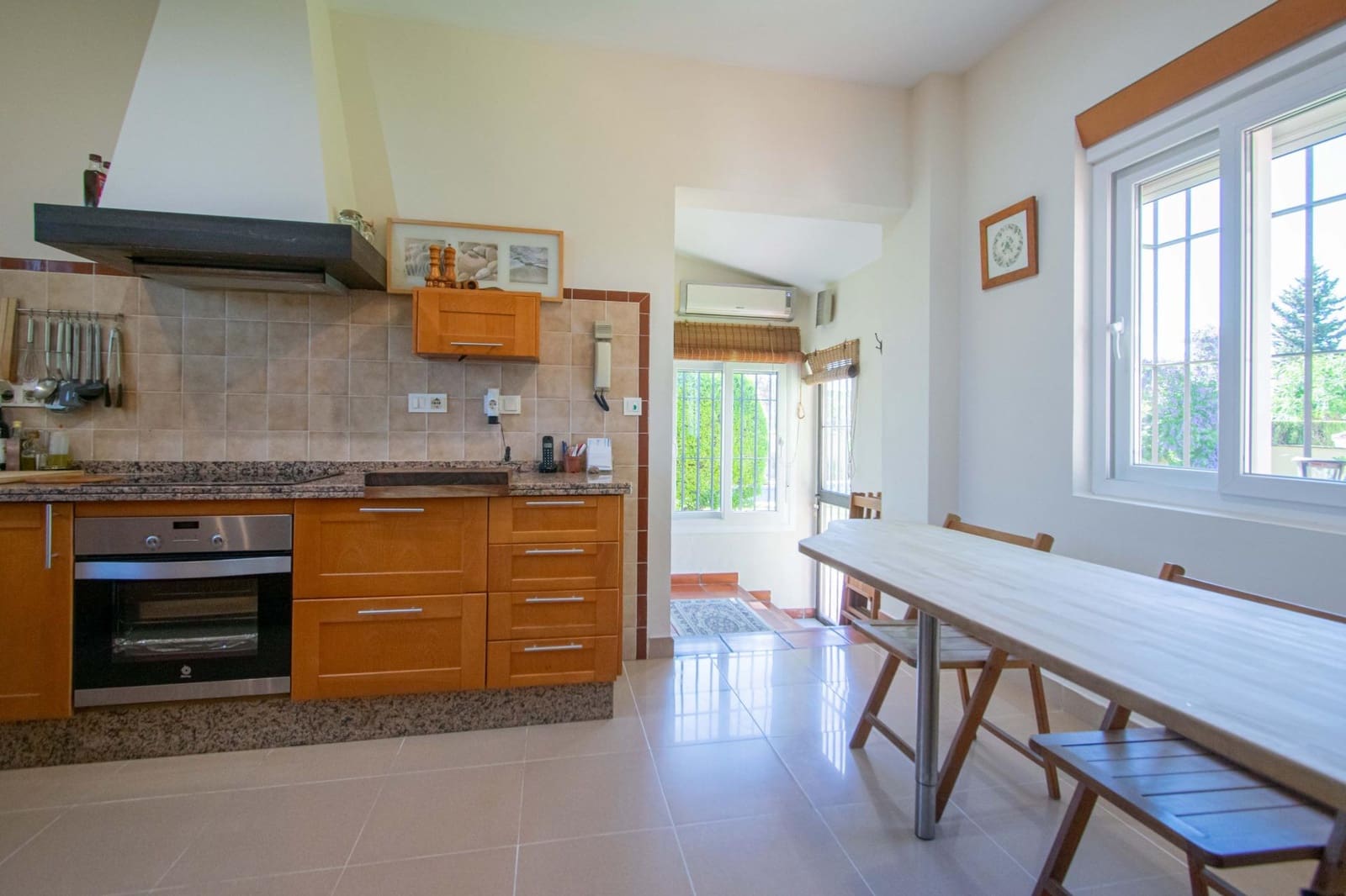 4 bedroom Villa for sale in Valencina de la Concepcion with pool - € 580,000 (Ref: 9890459)