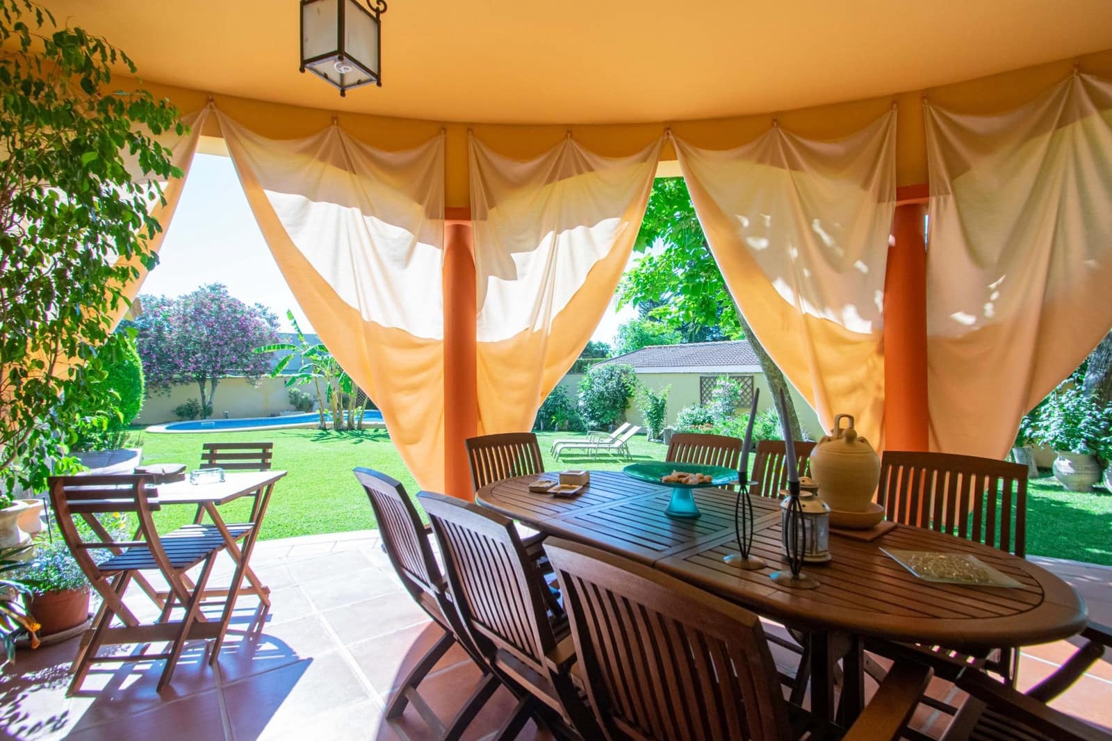 4 bedroom Villa for sale in Valencina de la Concepcion with pool - € 580,000 (Ref: 9890459)