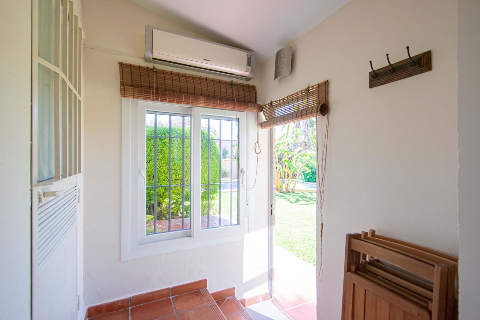 4 bedroom Villa for sale in Valencina de la Concepcion with pool - € 580,000 (Ref: 9890459)