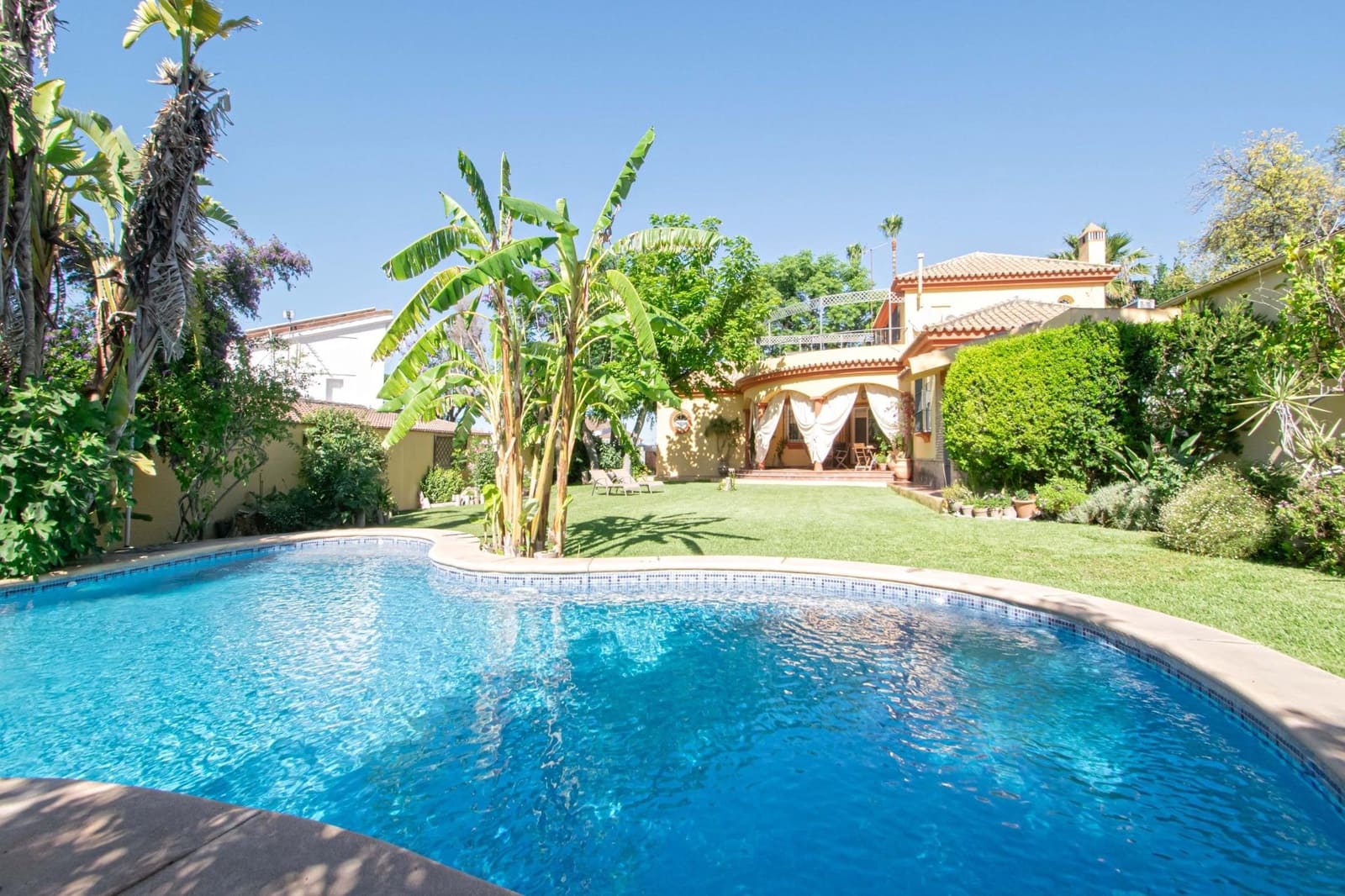 4 bedroom Villa for sale in Valencina de la Concepcion with pool - € 580,000 (Ref: 9890459)