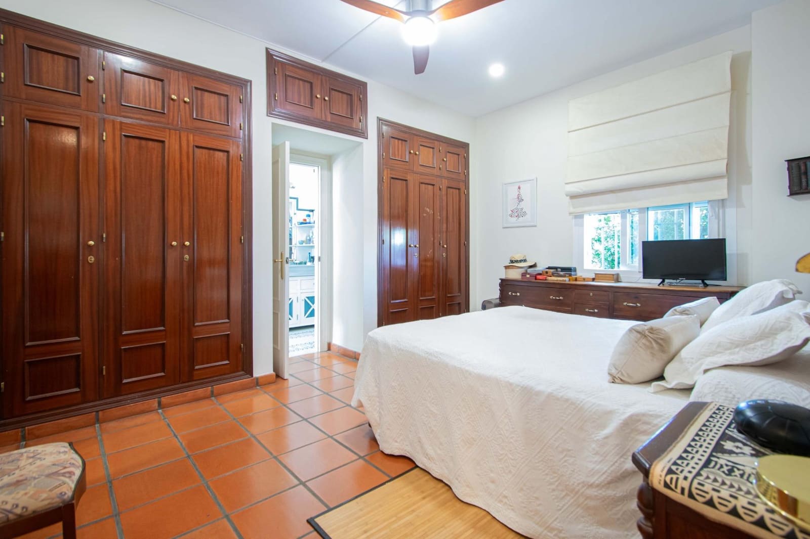 4 bedroom Villa for sale in Valencina de la Concepcion with pool - € 580,000 (Ref: 9890459)