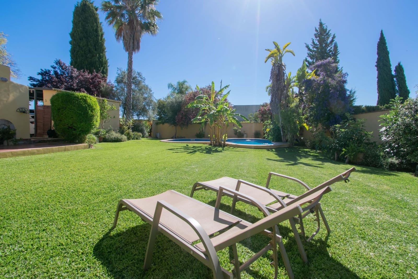 4 bedroom Villa for sale in Valencina de la Concepcion with pool - € 580,000 (Ref: 9890459)