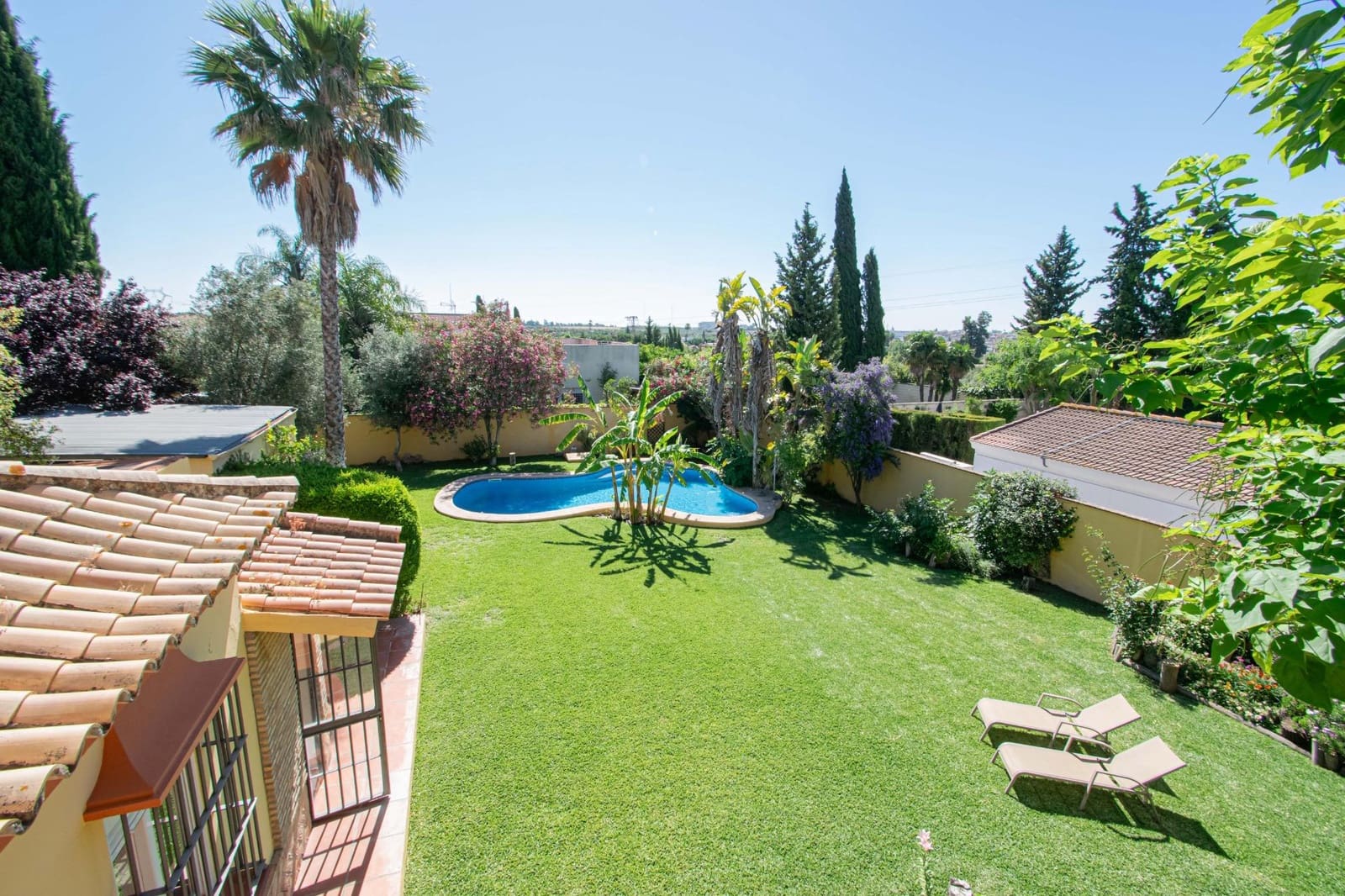 4 bedroom Villa for sale in Valencina de la Concepcion with pool - € 580,000 (Ref: 9890459)