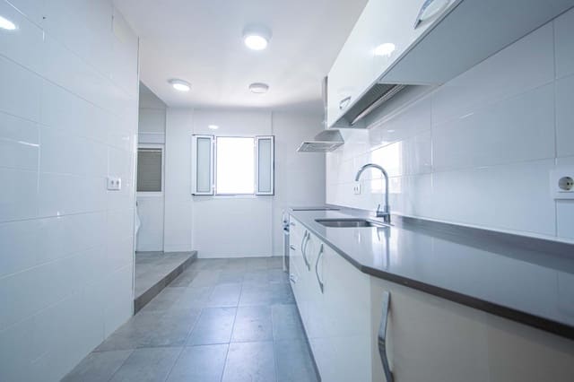 3 soveværelse Lejlighed til salg i Sevilla by - € 238.000 (Ref: 9892436)