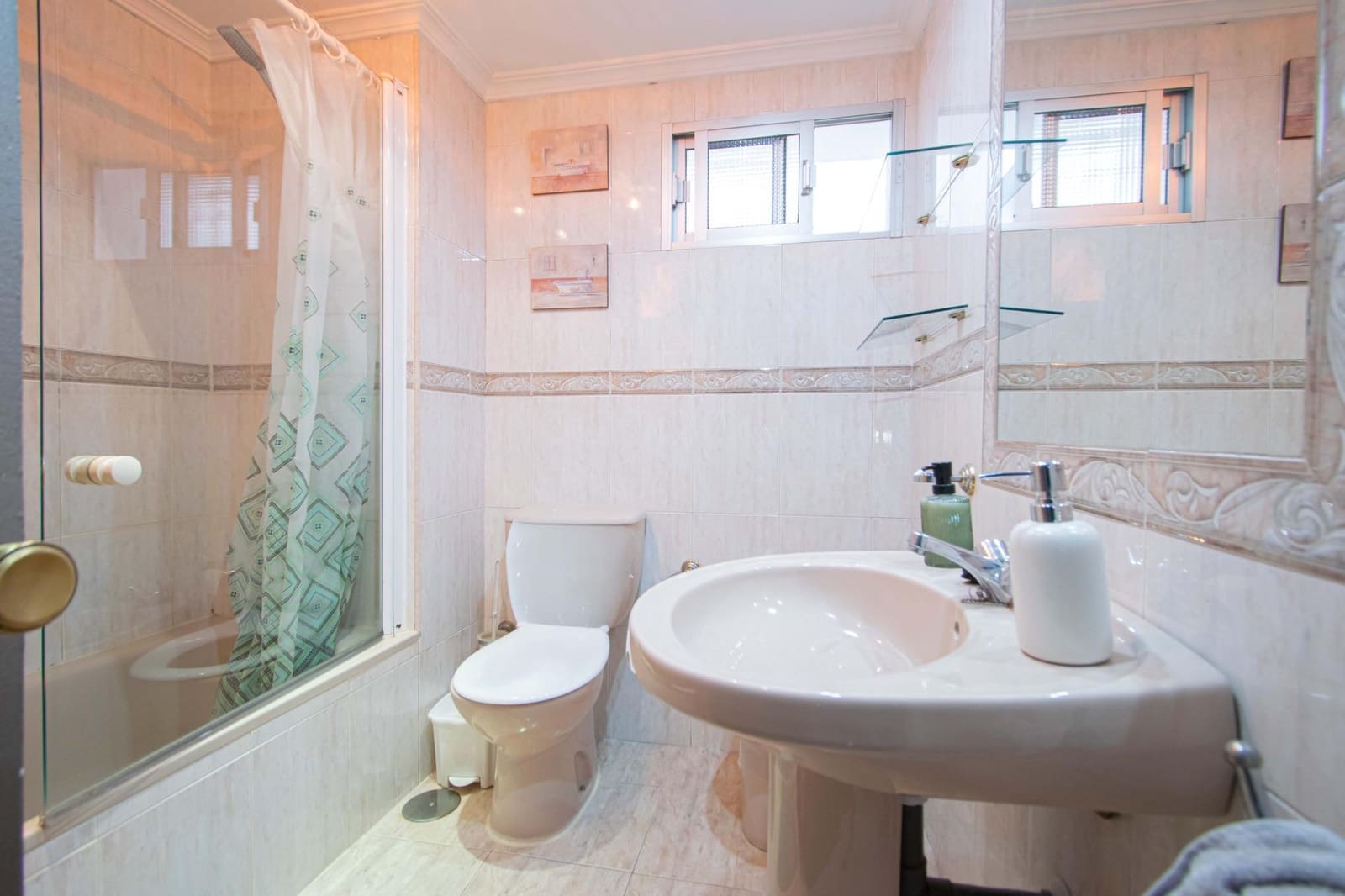Piso de 3 habitaciones en Sevilla ciudad en venta - 135.000 € (Ref: 9892437)