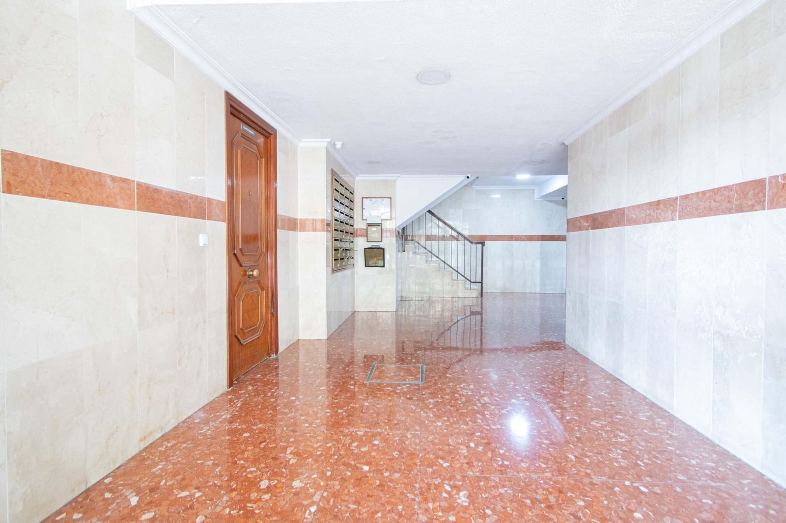 Piso de 3 habitaciones en Sevilla ciudad en venta - 135.000 € (Ref: 9892437)