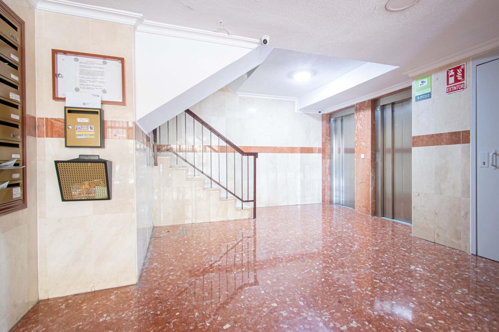 Piso de 3 habitaciones en Sevilla ciudad en venta - 135.000 € (Ref: 9892437)