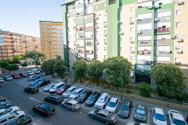Piso de 3 habitaciones en Rochelambert, Sevilla ciudad en venta - 135.000 € (Ref: 9892437)