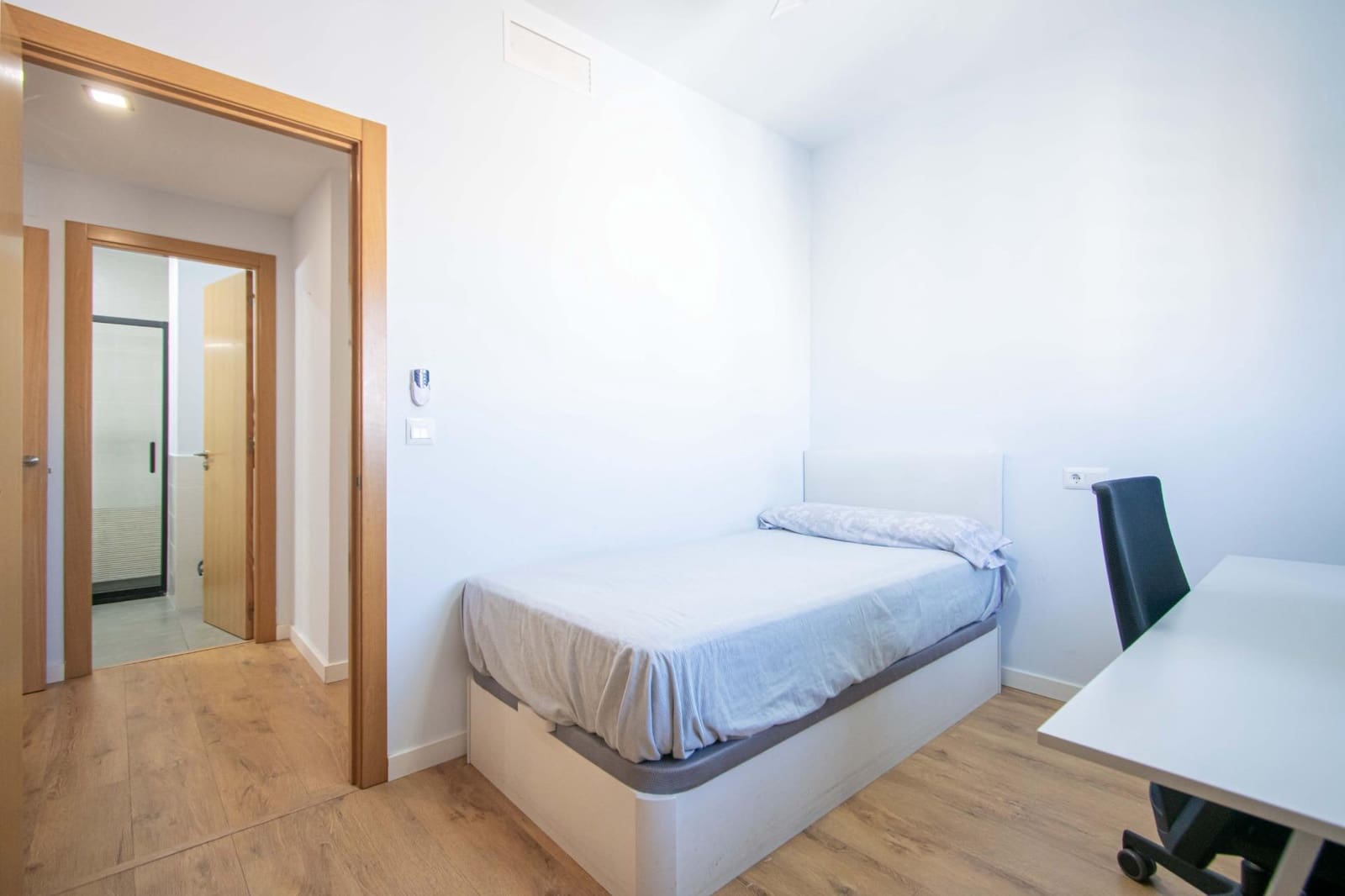 3 soveværelse Lejlighed til salg i Sevilla by med swimmingpool garage - € 288.470 (Ref: 9892438)