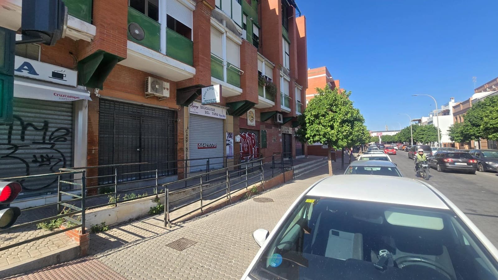 Komercyjne na sprzedaż w Miasto Sewilla - 76 000 € (Ref: 9896391)