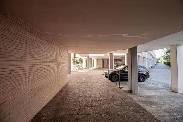 Garagem para venda em Sevilha cidade - 28 000 € (Ref: 9896392)