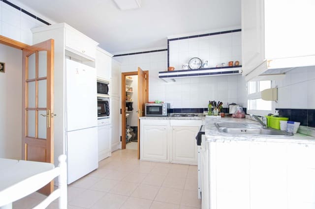 7 bedroom Villa for sale in Alcalá de Guadaira with pool garage - € 685,000 (Ref: 9898751)