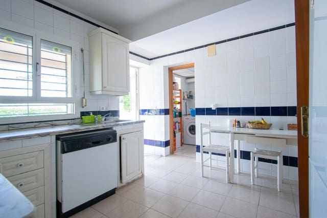 7 bedroom Villa for sale in Alcalá de Guadaira with pool garage - € 685,000 (Ref: 9898751)