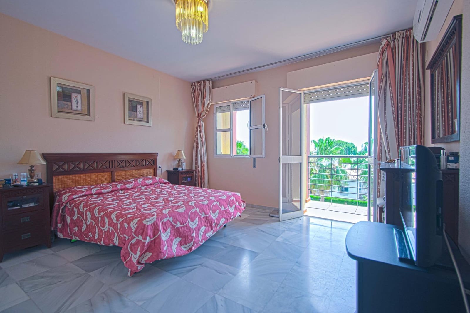 7 bedroom Villa for sale in Alcala de Guadaira with pool garage - € 685,000 (Ref: 9898751)