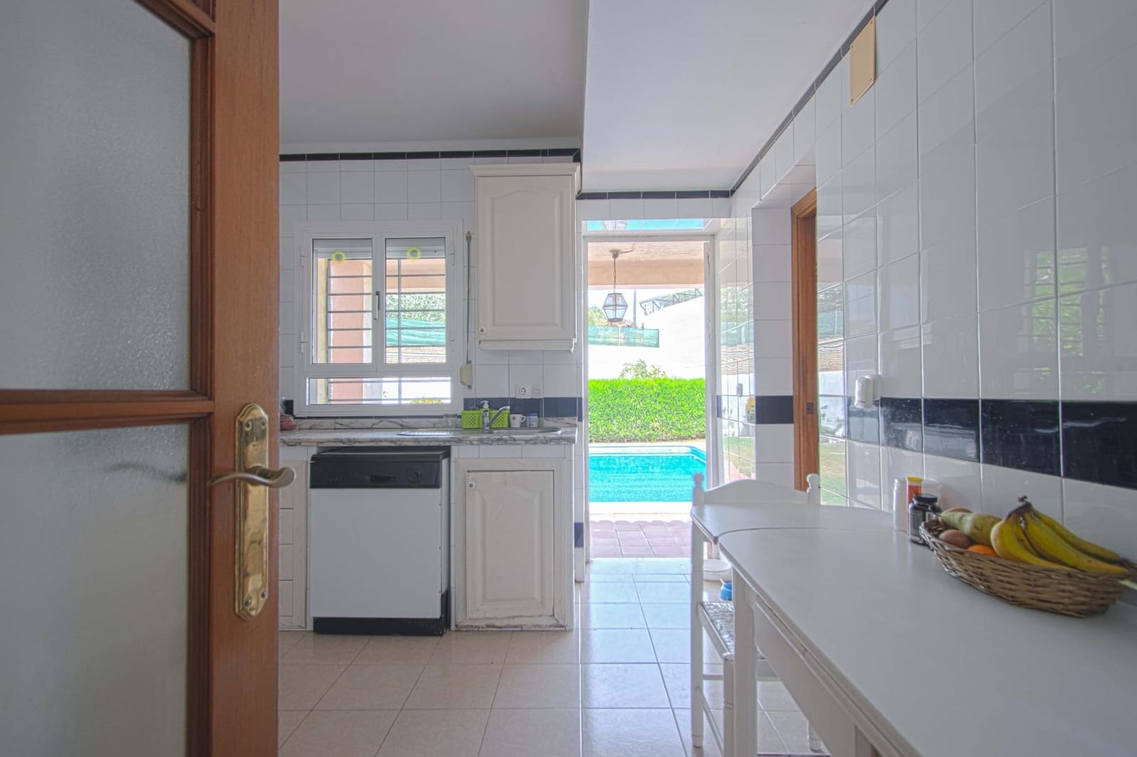 7 bedroom Villa for sale in Alcala de Guadaira with pool garage - € 685,000 (Ref: 9898751)