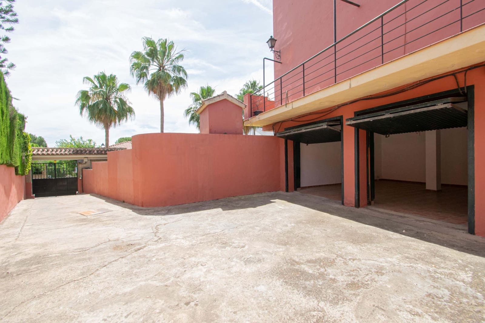 7 bedroom Villa for sale in Alcala de Guadaira with pool garage - € 685,000 (Ref: 9898751)