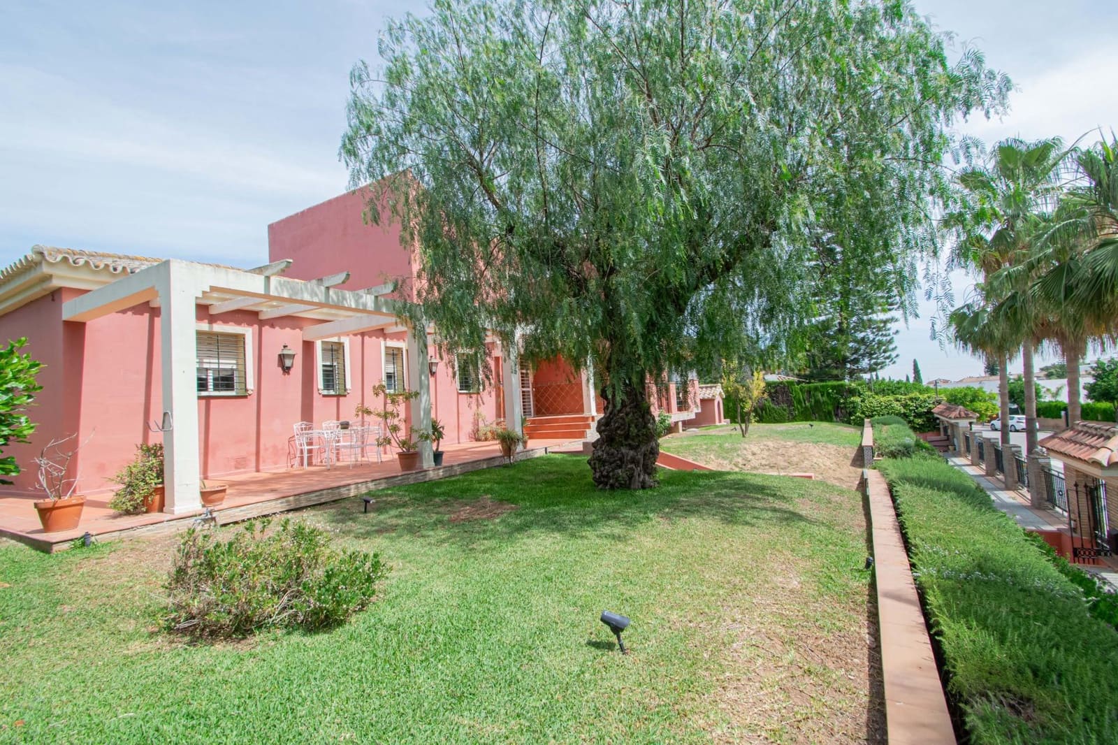 7 bedroom Villa for sale in Alcala de Guadaira with pool garage - € 685,000 (Ref: 9898751)