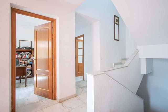 7 sypialnia Willa na sprzedaż w Alcalá de Guadaira z basenem garażem - 685 000 € (Ref: 9898751)