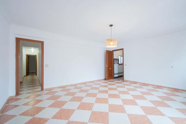 6 soveværelse Rækkehus til salg i Sevilla by med garage - € 210.000 (Ref: 9908076)