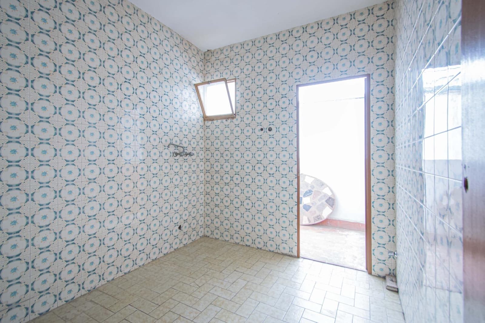 6 soveværelse Rækkehus til salg i Sevilla by med garage - € 210.000 (Ref: 9908076)
