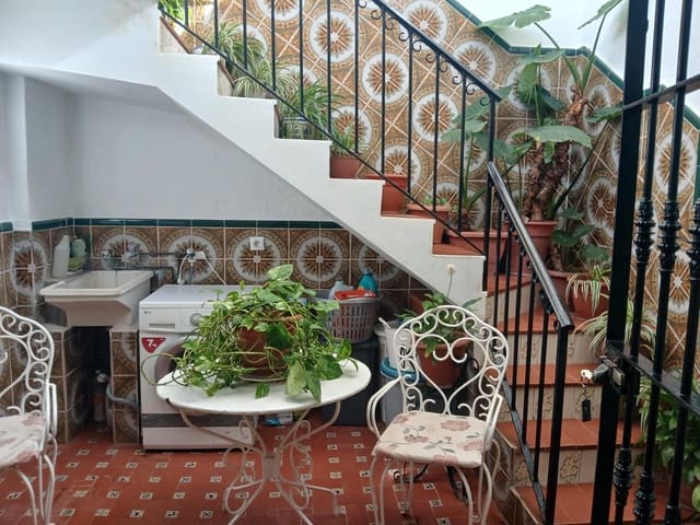 3 Zimmer Haus zu verkaufen in Los Palacios y Villafranca mit Garage - 350.000 € (Ref: 9908077)