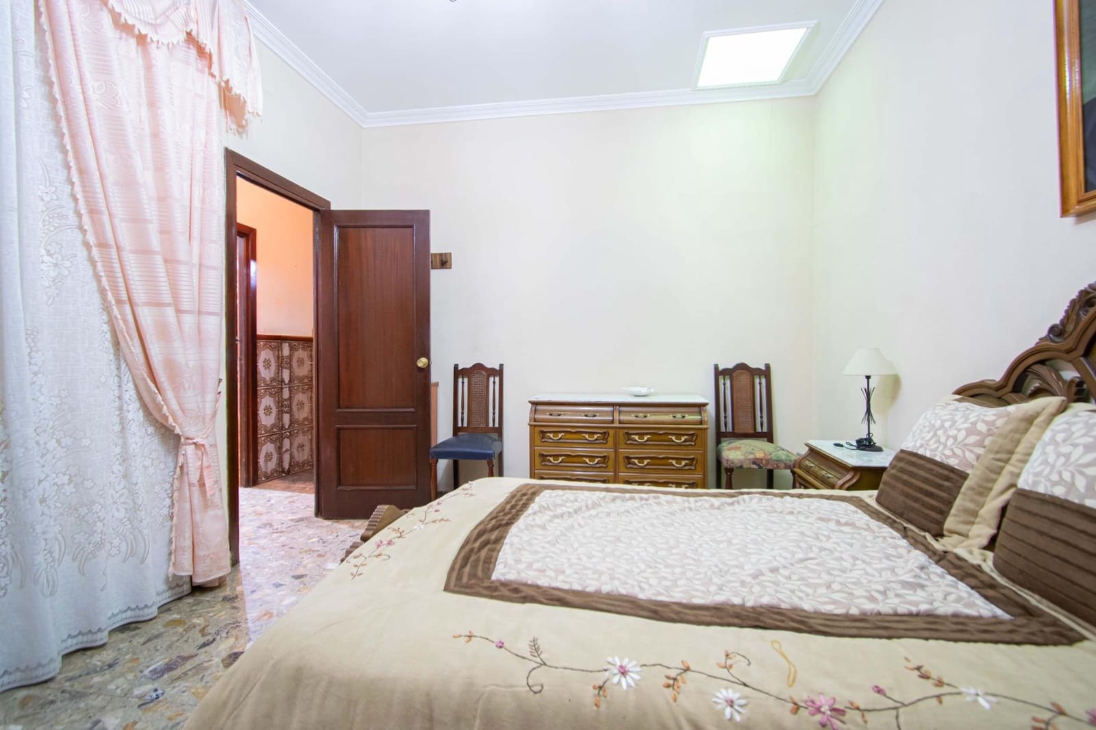 Casa de 3 habitaciones en Los Palacios y Villafranca en venta con garaje - 350.000 € (Ref: 9908077)