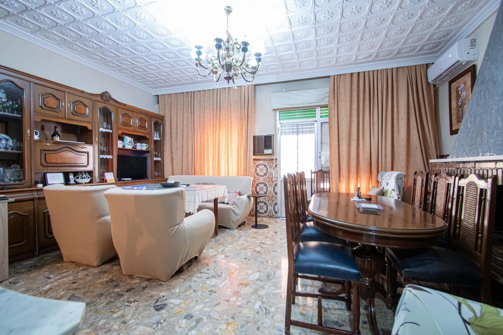 Casa de 3 habitaciones en Los Palacios y Villafranca en venta con garaje - 350.000 € (Ref: 9908077)