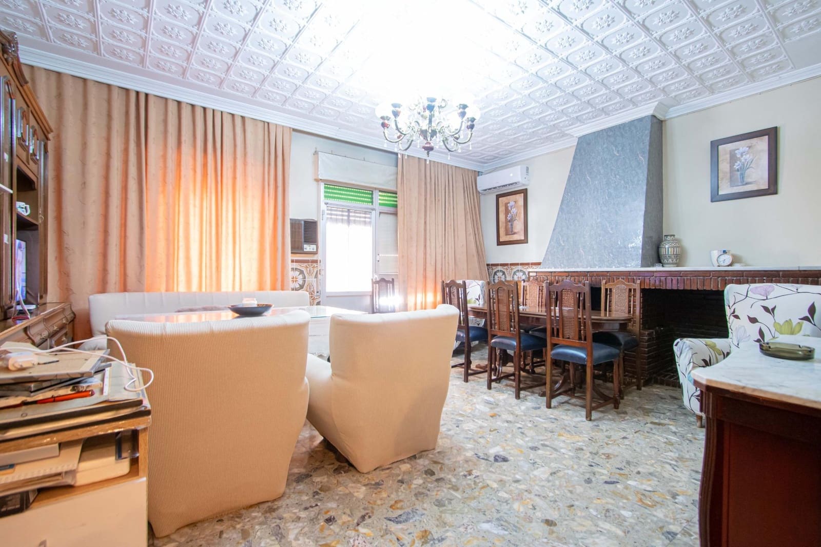 Casa de 3 habitaciones en Los Palacios y Villafranca en venta con garaje - 350.000 € (Ref: 9908077)