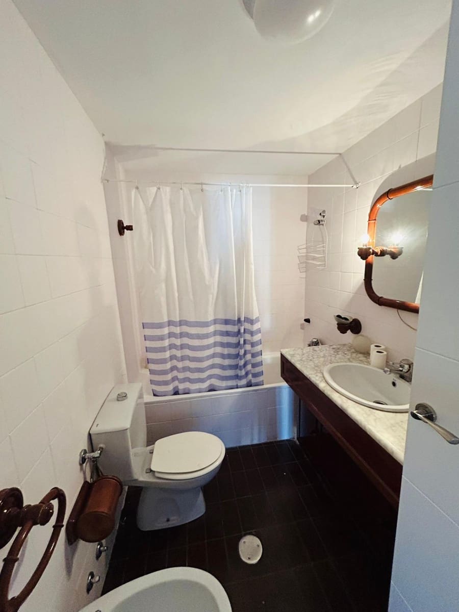 4 slaapkamer Flat te huur in Sevilla stad met garage - € 1.300 (Ref: 9915893)