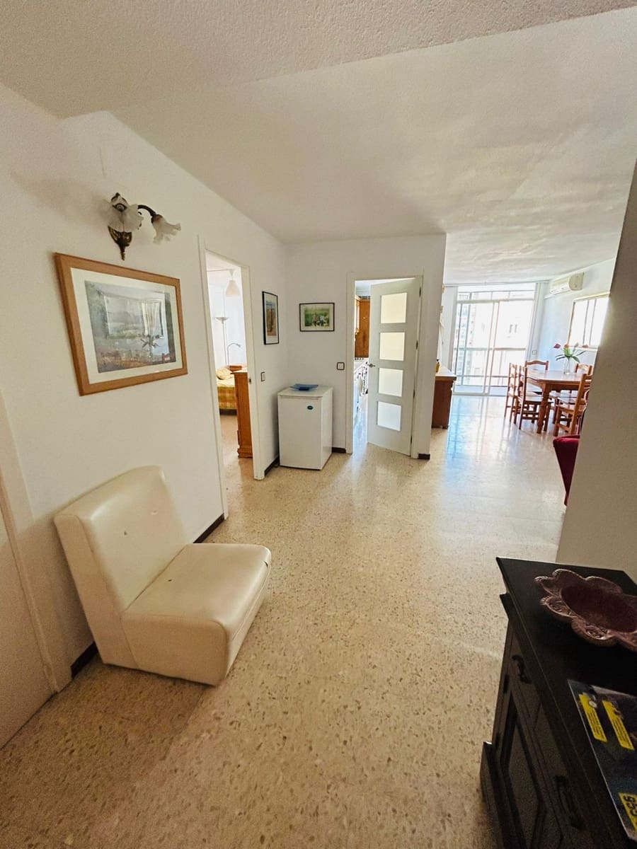 4 slaapkamer Flat te huur in Sevilla stad met garage - € 1.300 (Ref: 9915893)