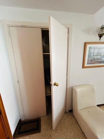 4 soveværelse Lejlighed til leje i Sevilla by med garage - € 1.300 (Ref: 9915893)