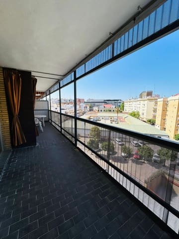 4 soveværelse Lejlighed til leje i Sevilla by med garage - € 1.300 (Ref: 9915893)