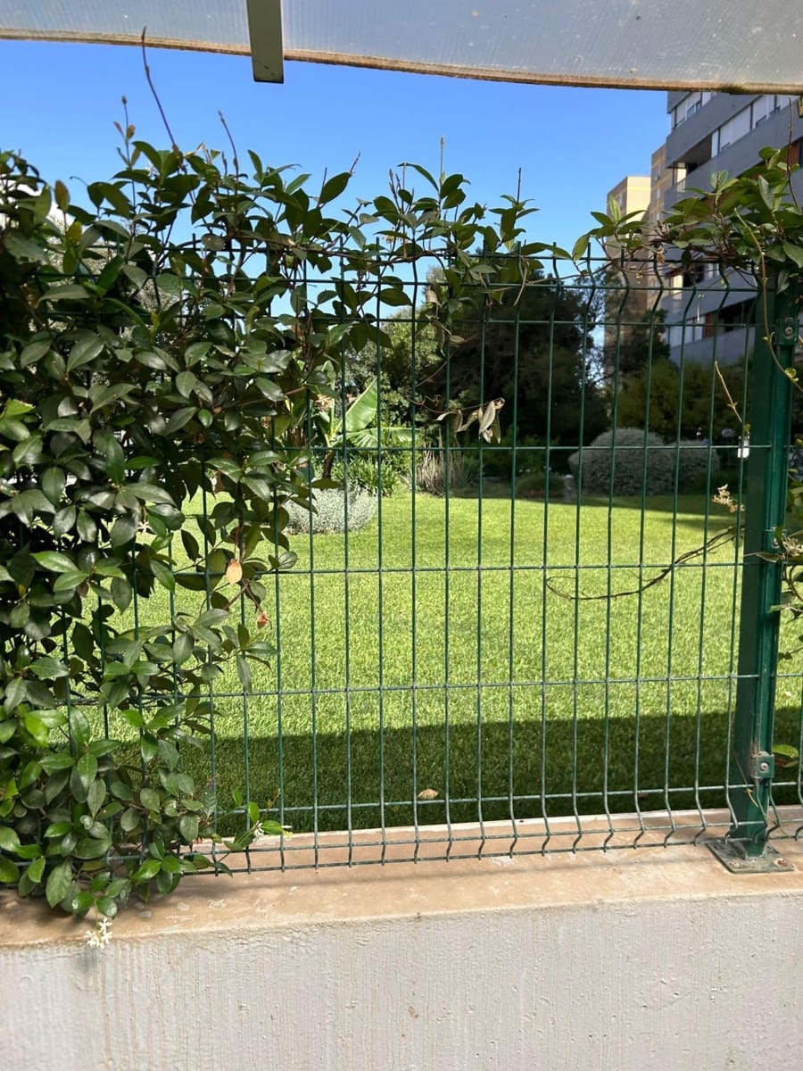 4 slaapkamer Flat te huur in Sevilla stad met garage - € 1.300 (Ref: 9915893)