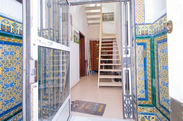 Casa de 5 habitaciones en Sevilla ciudad en venta - 900.000 € (Ref: 9920505)