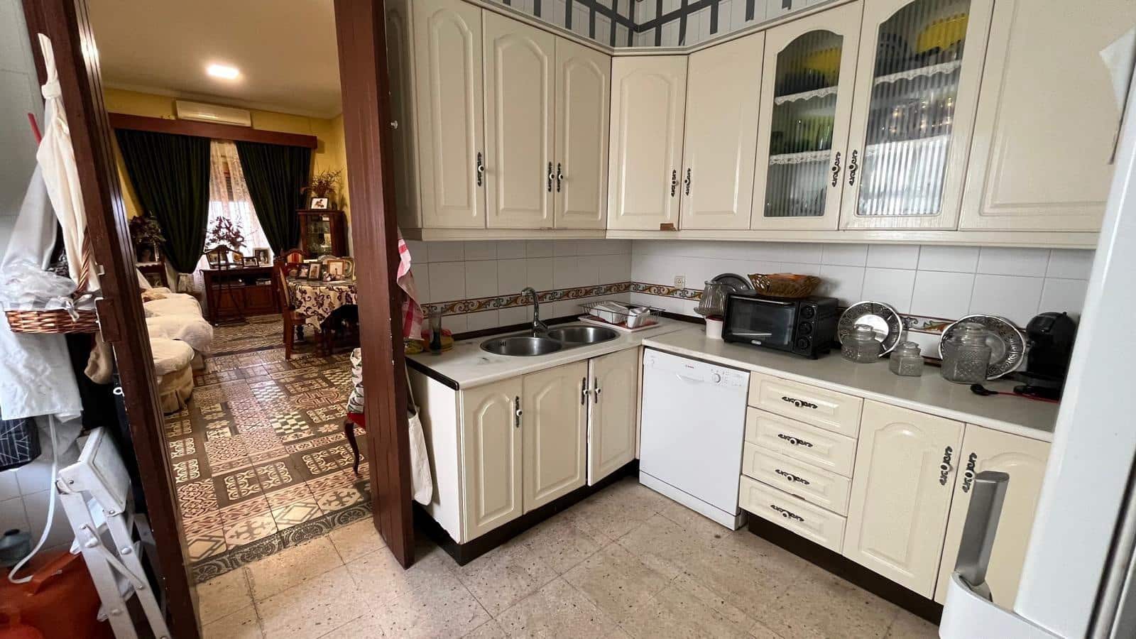 5 bedroom Townhouse for sale in El Ronquillo - € 300,000 (Ref: 9920506)