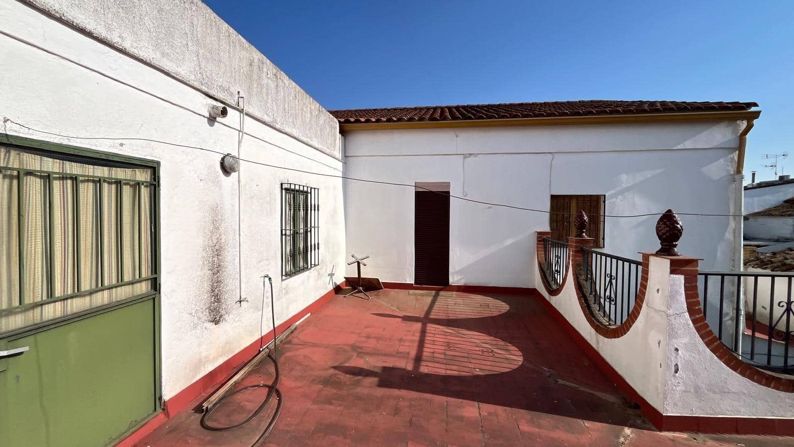 5 bedroom Townhouse for sale in El Ronquillo - € 300,000 (Ref: 9920506)