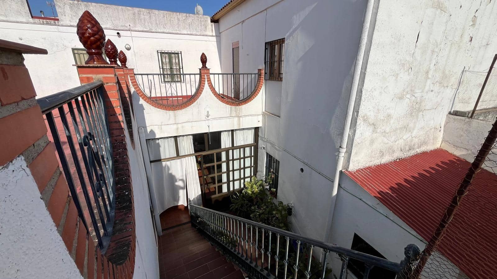 5 bedroom Townhouse for sale in El Ronquillo - € 300,000 (Ref: 9920506)