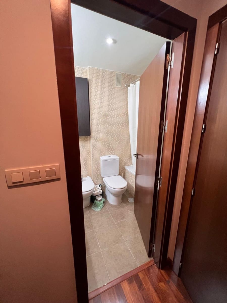 3 bedroom Flat for sale in Seville city with pool garage - € 650,000 (Ref: 9922370)