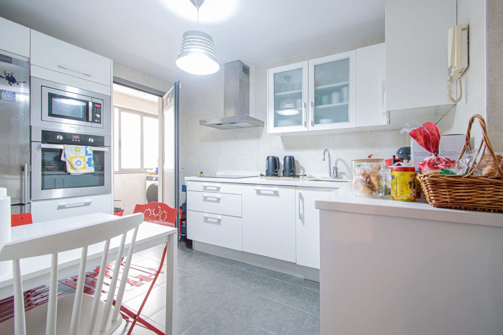 3 bedroom Flat for sale in Seville city with pool garage - € 650,000 (Ref: 9922370)