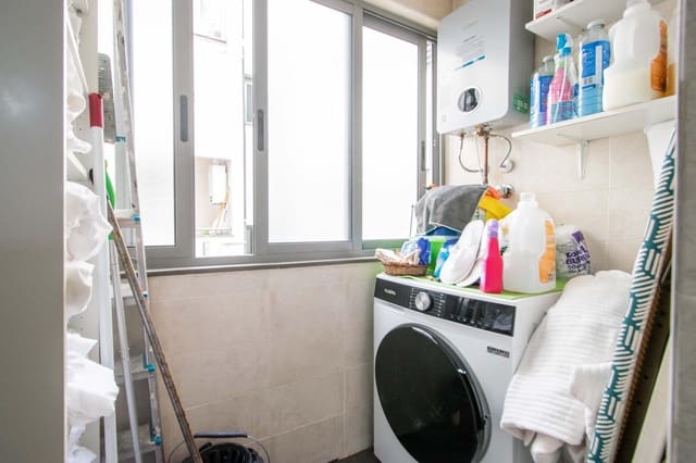 3 slaapkamer Flat te koop in Sevilla stad met zwembad garage - € 650.000 (Ref: 9922370)