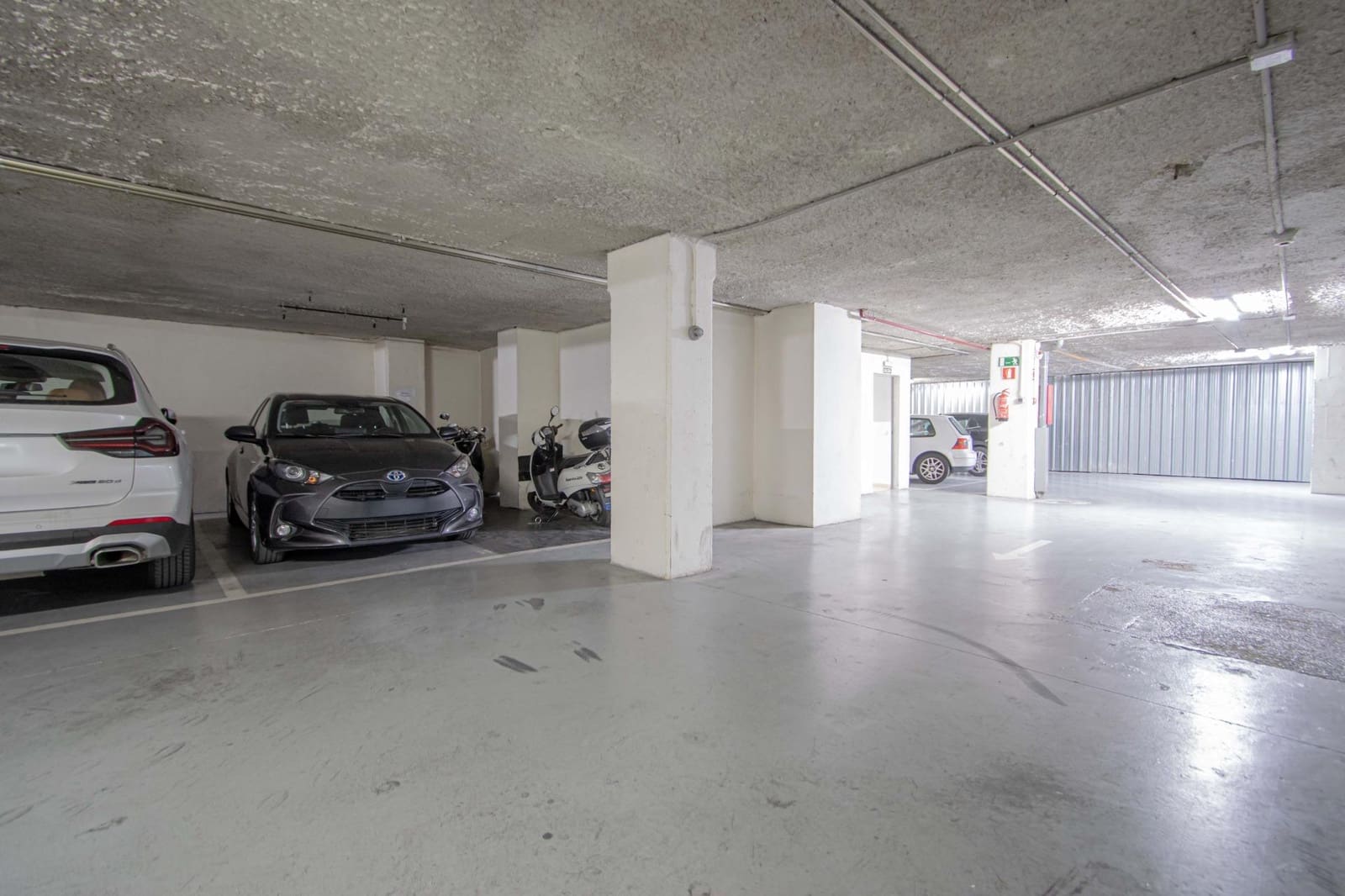 3 bedroom Flat for sale in Seville city with pool garage - € 650,000 (Ref: 9922370)