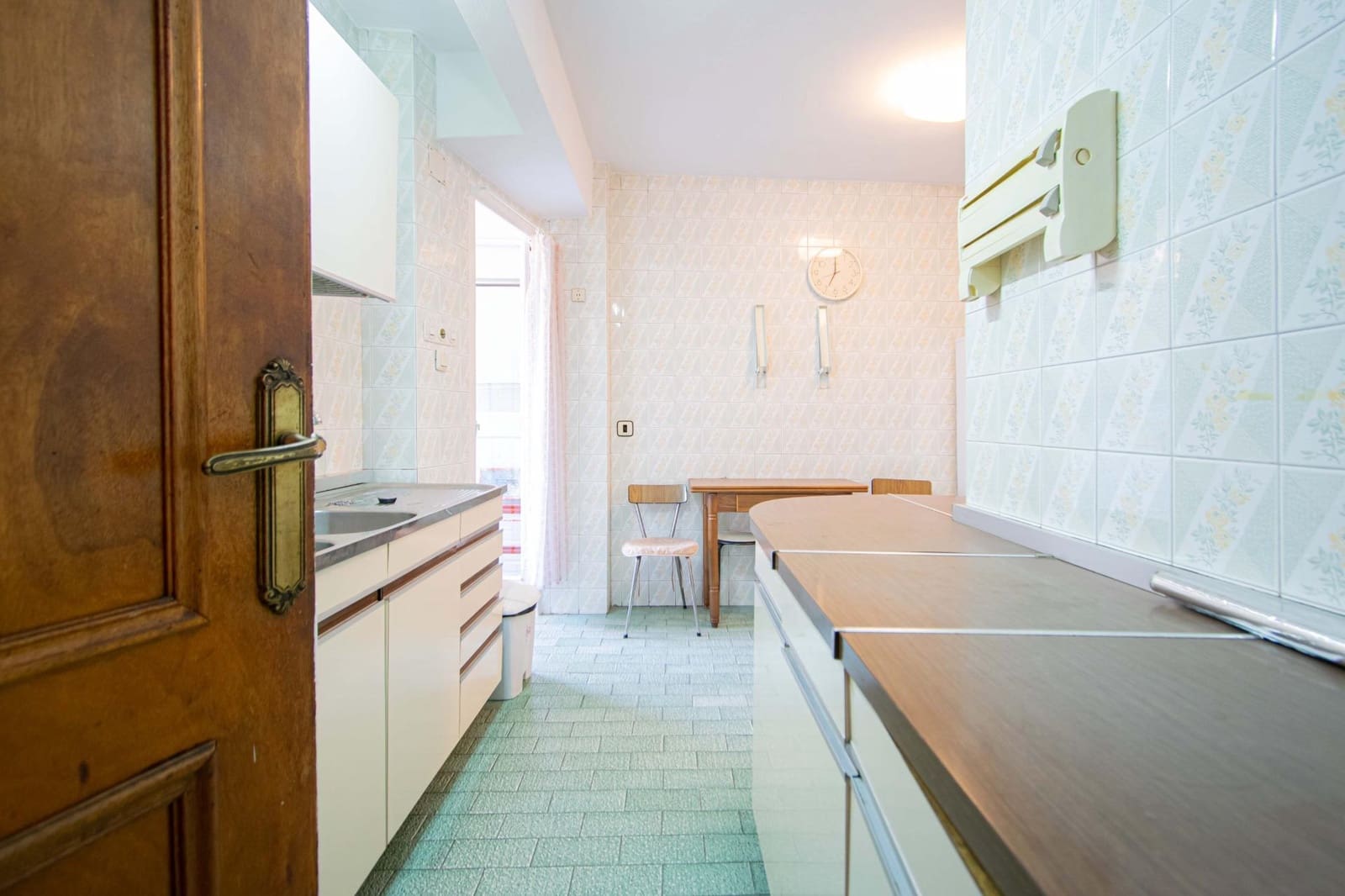 3 bedroom Flat for sale in San Juan de Aznalfarache with pool - € 180,000 (Ref: 9922371)
