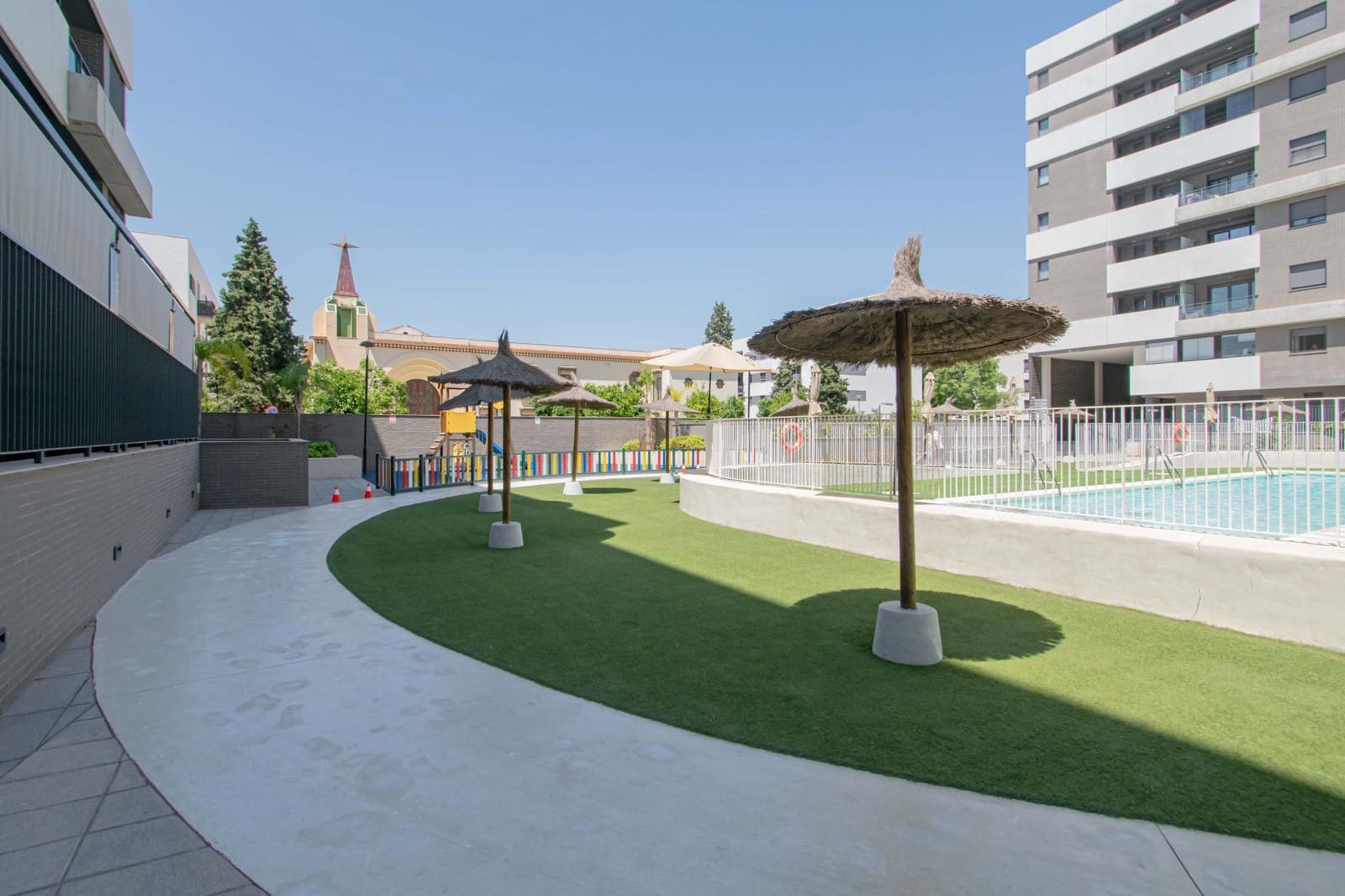 4 sypialnia Mieszkanie na sprzedaż w Miasto Sewilla z basenem garażem - 395 000 € (Ref: 9922372)