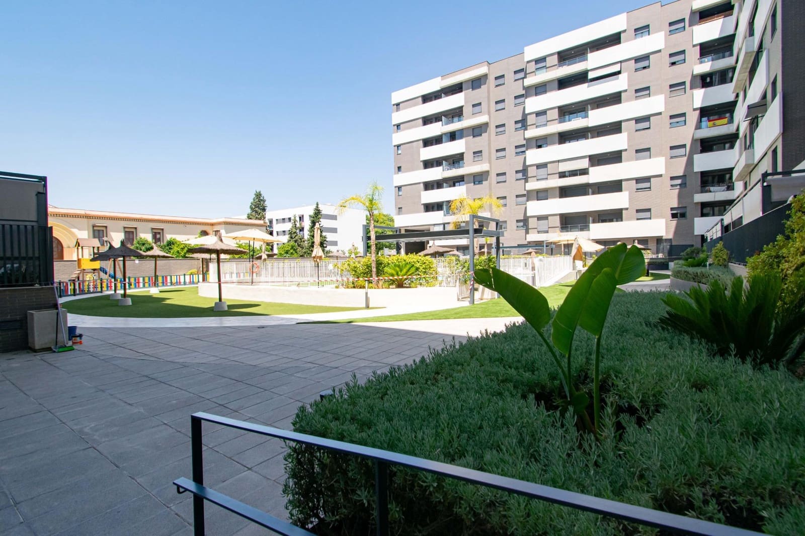 4 sypialnia Mieszkanie na sprzedaż w Miasto Sewilla z basenem garażem - 395 000 € (Ref: 9922372)